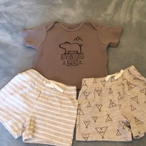 🐻 12M T-Shirt and Shorts Outfit